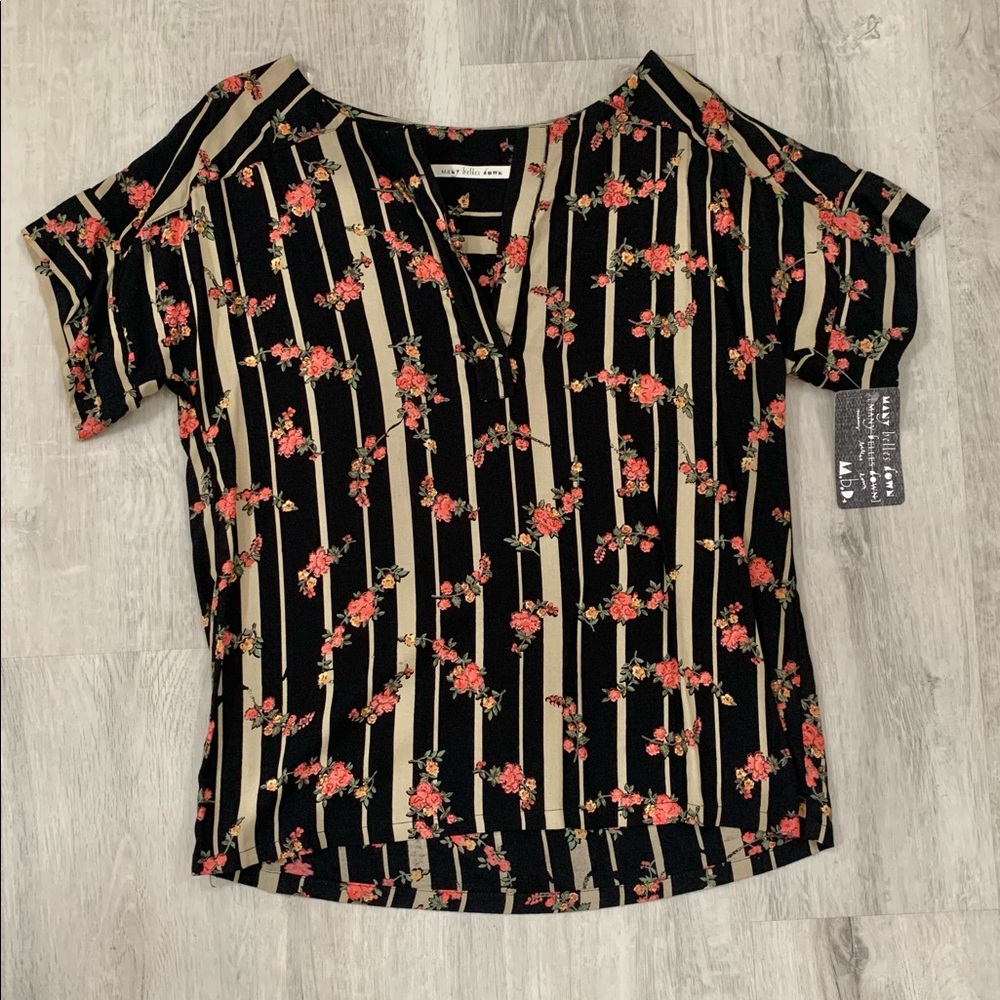 Vintage mod brand Many Belles Down Pony Blouse